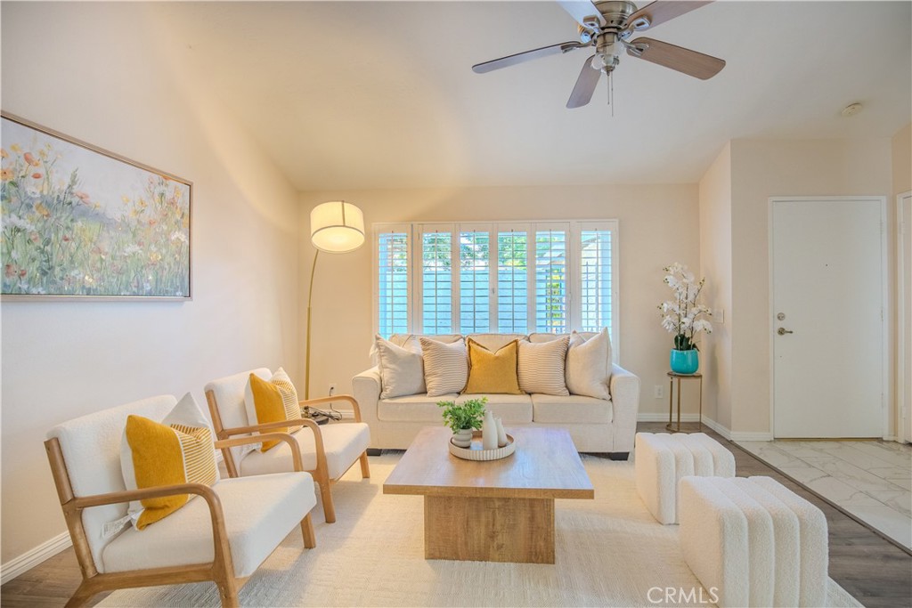 2528 N Tustin Unit D — photo