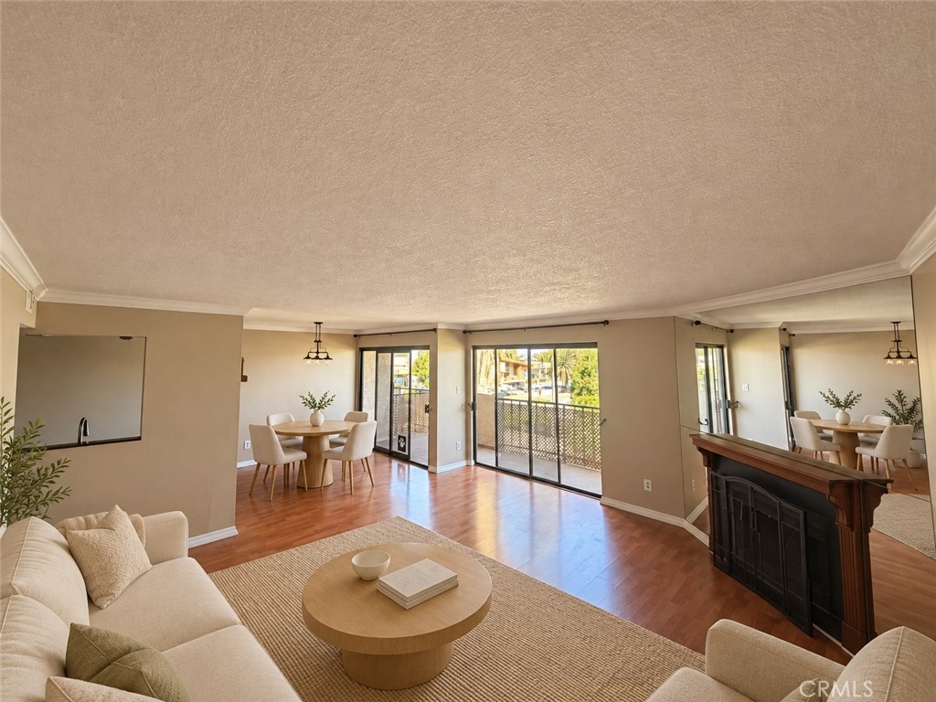 605 303 Redondo Avenue — photo