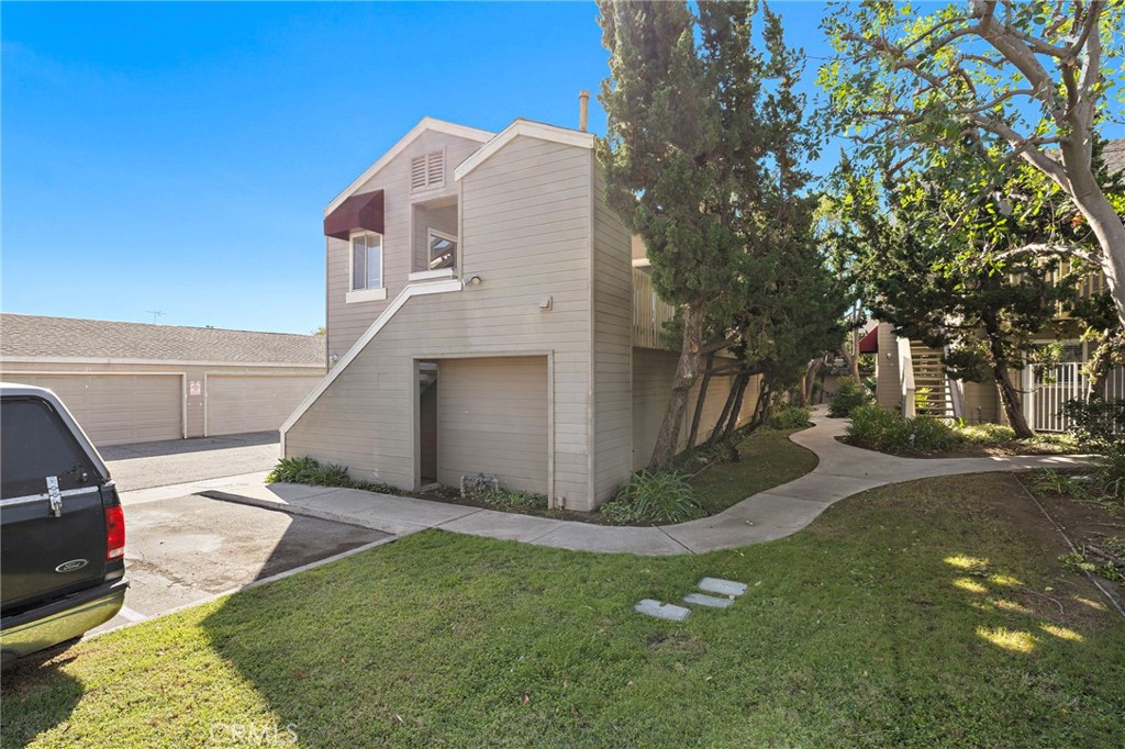 12562 Dale Unit 17 — photo
