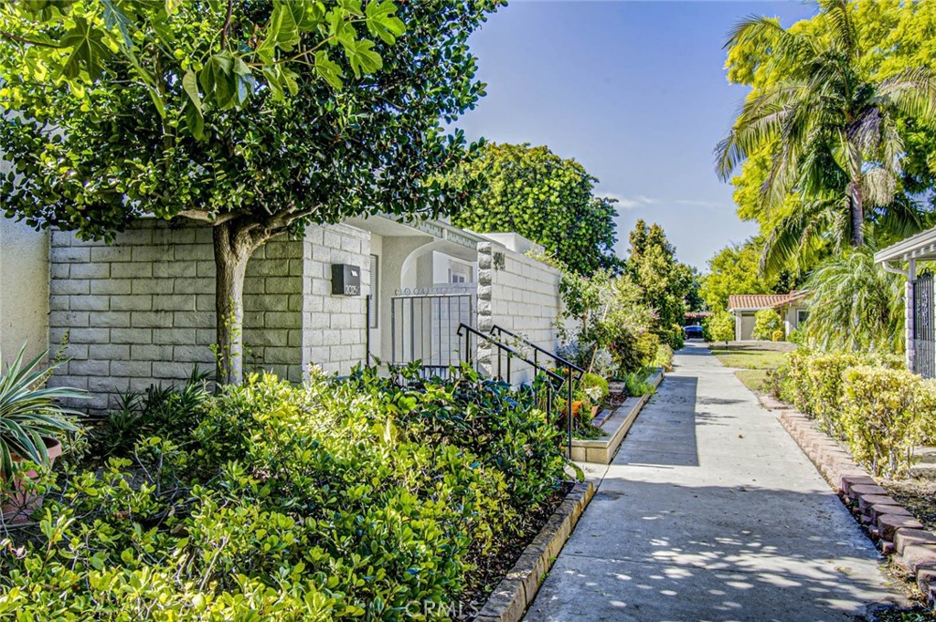 2025 E Via Mariposa Unit G — photo
