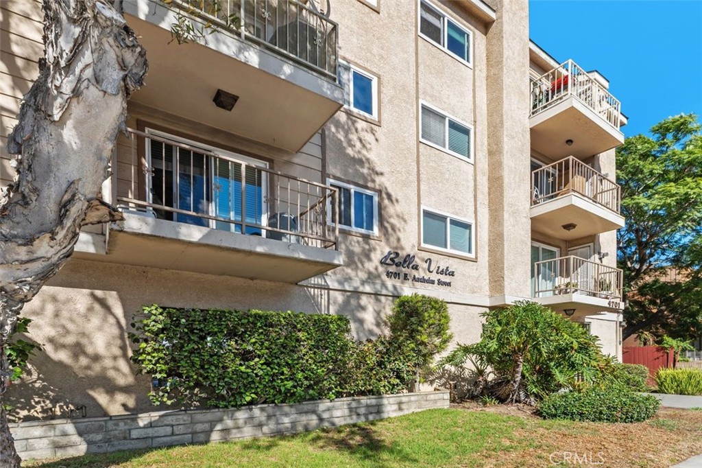 4701 E Anaheim Street Unit 303 — photo