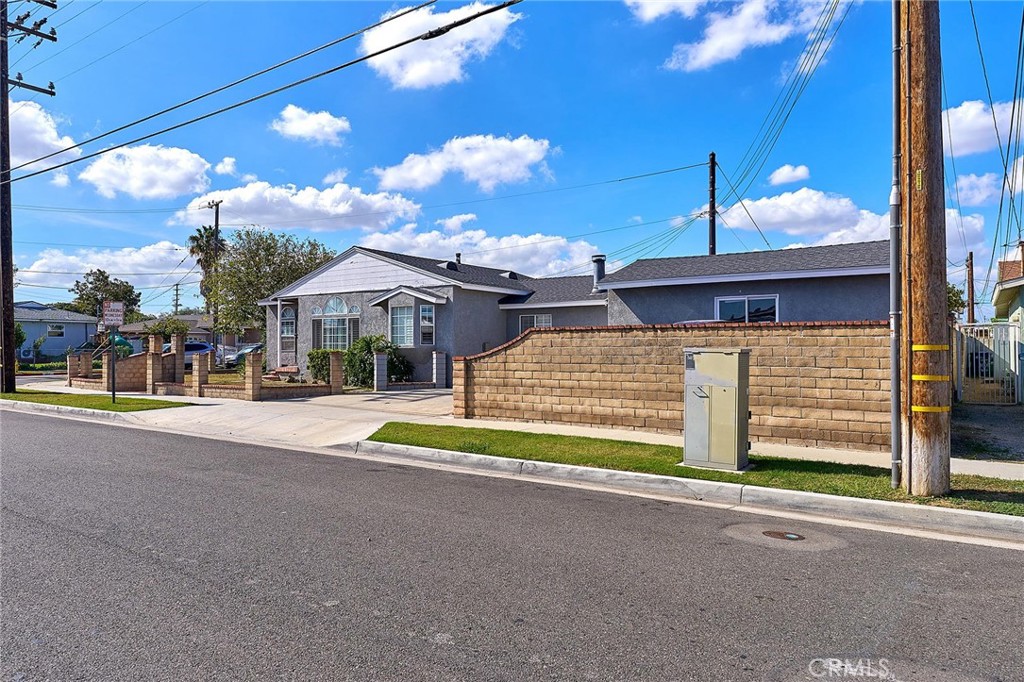 465 E 219th, Carson, CA 90745 — photo 2