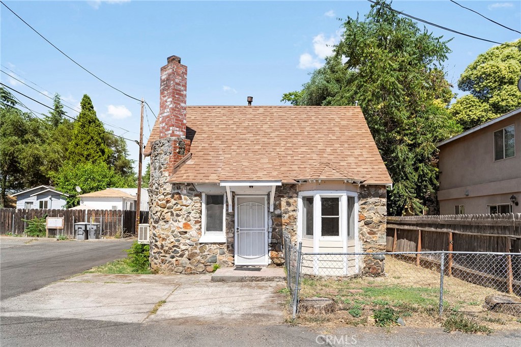 11 Hemstalk Court — photo