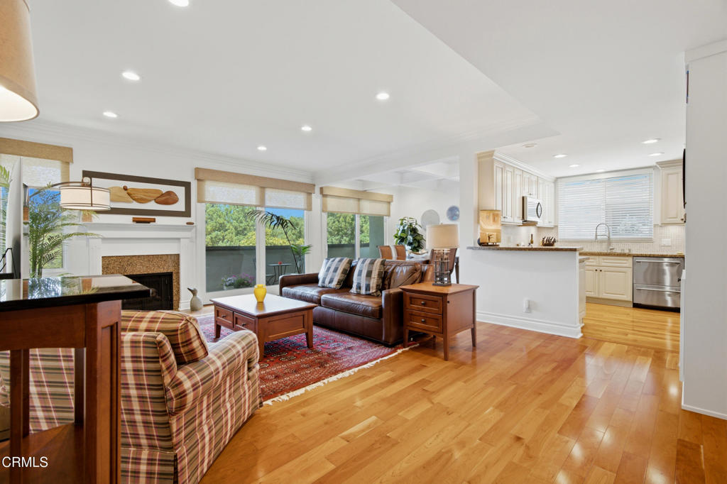 700 S Lake Avenue 306 — photo