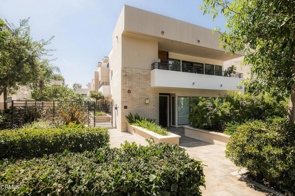 2428 E Del Mar 103 — photo