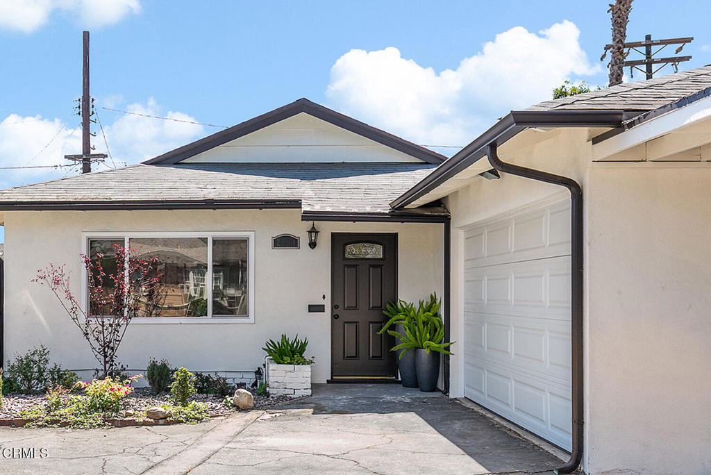 2211 1/8 Casitas Avenue — photo