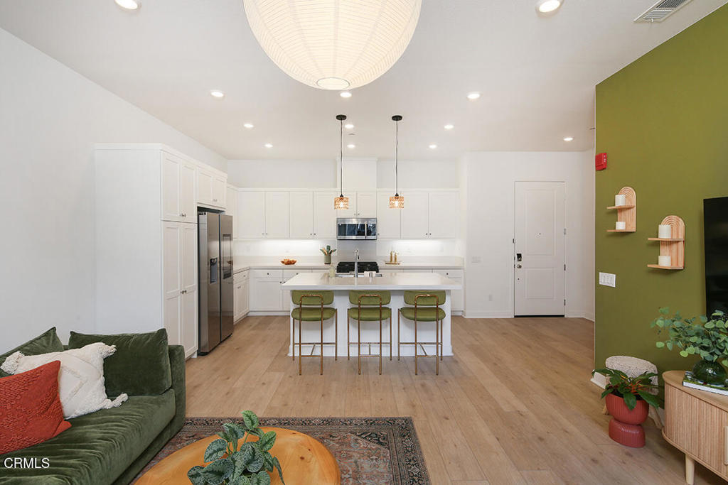 27212 Diamond Peak Lane 301 — photo