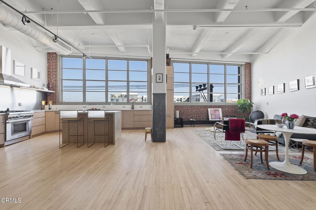 1850 Industrial Street Unit 407 — photo