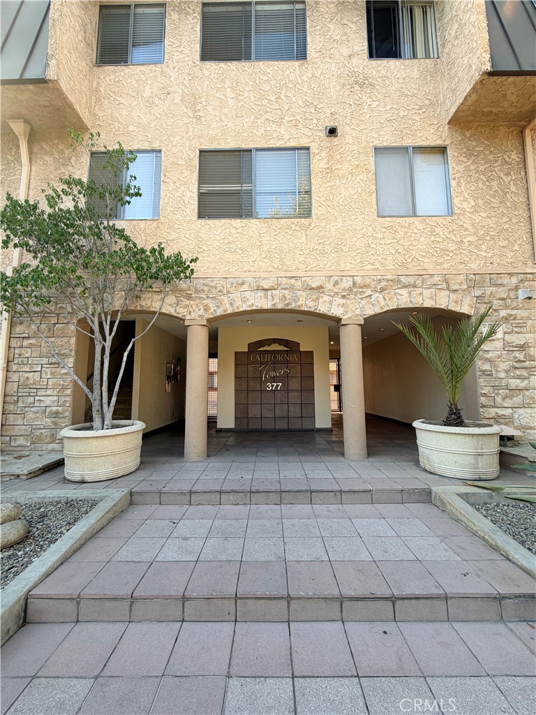377 W California 27 — photo