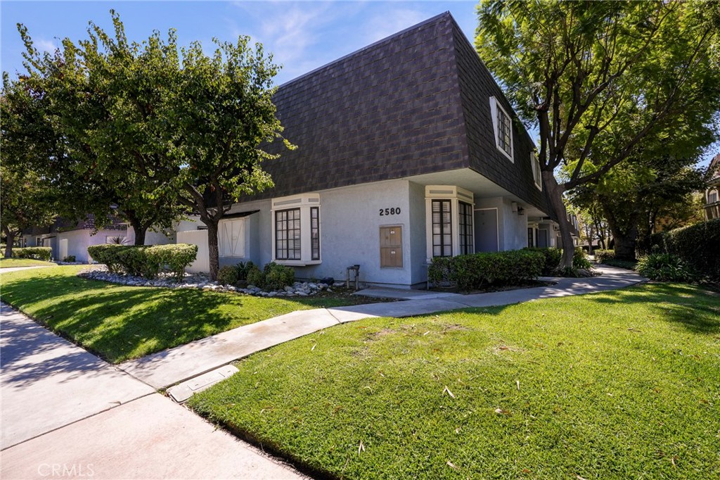 2580 Huntington H — photo