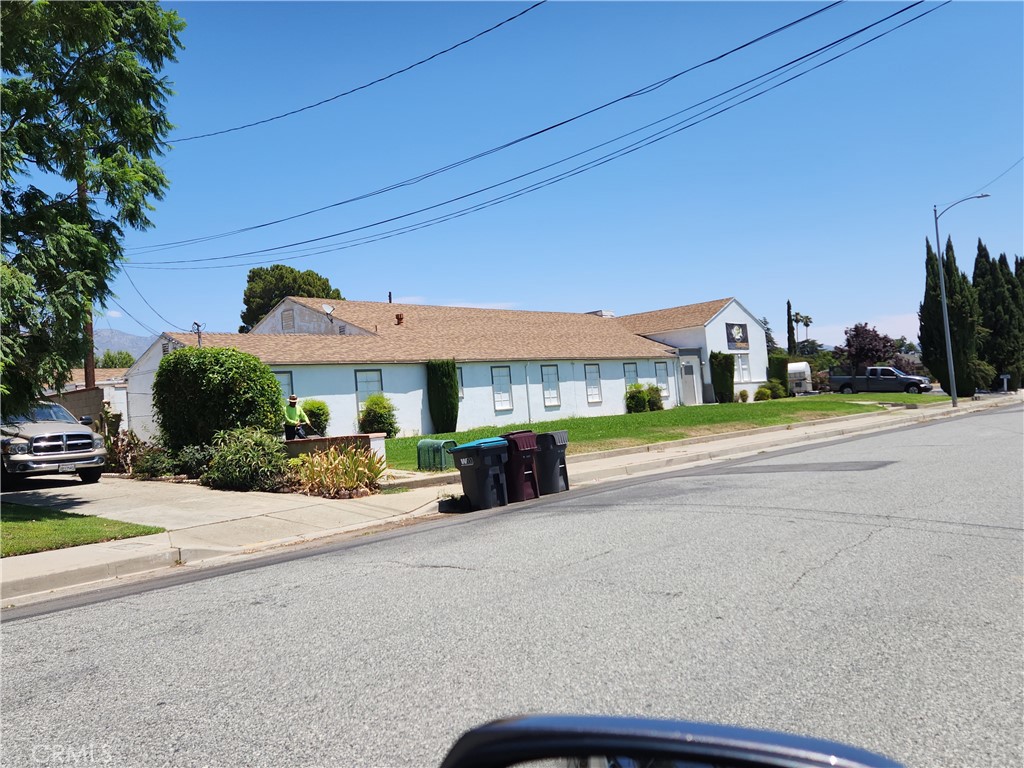 1525 W Nicolet Street — photo