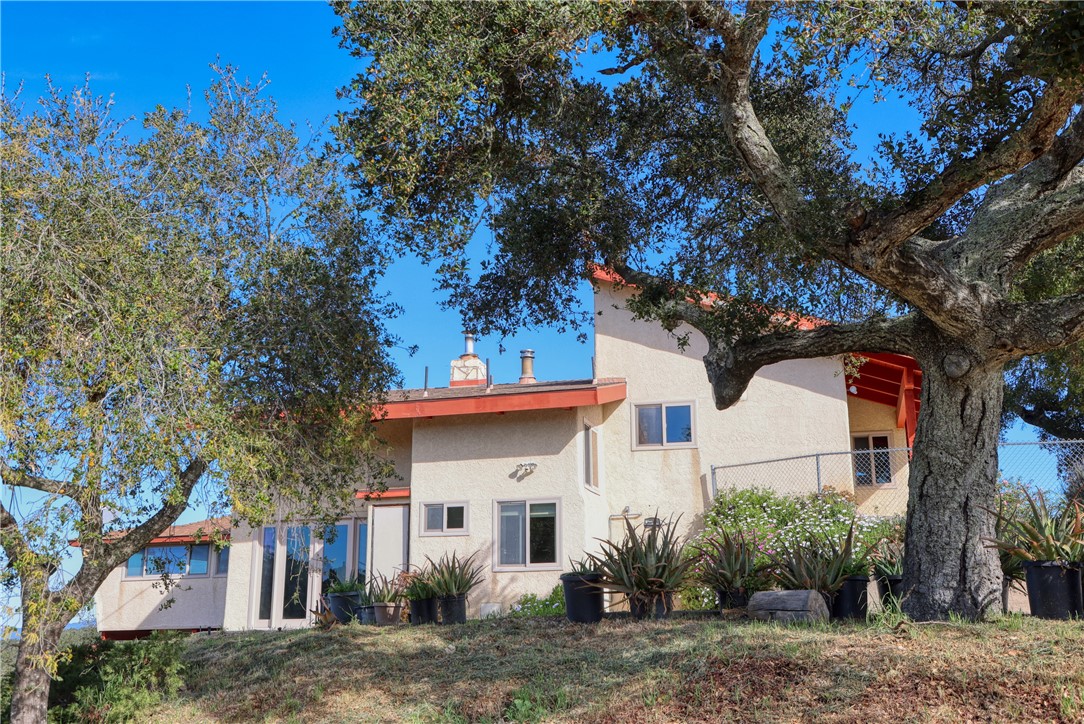 7840 Cougar Ridge — photo