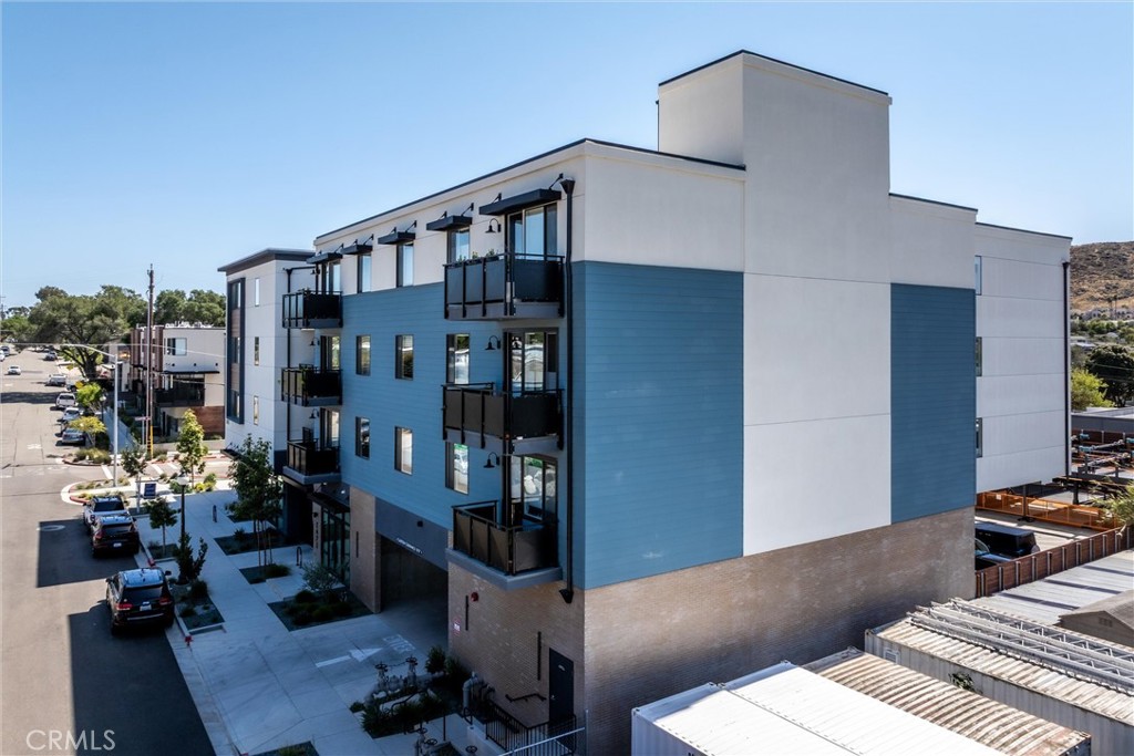 2475 Victoria 310 — photo