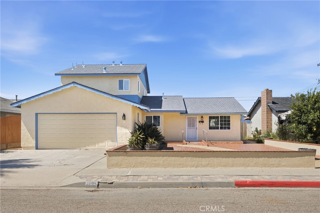 1121 E Lemon — photo