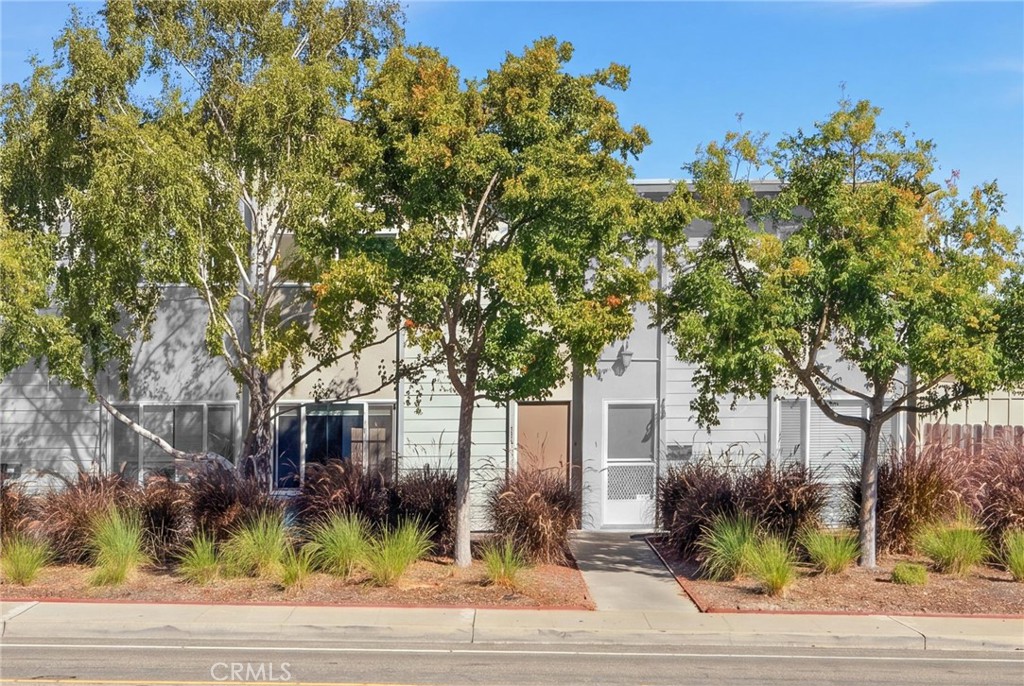 1163 Laurel Lane — photo