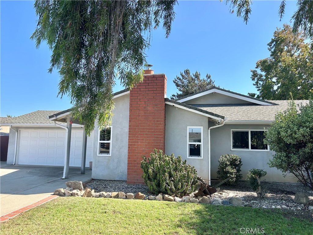 1208 Clinton Court — photo
