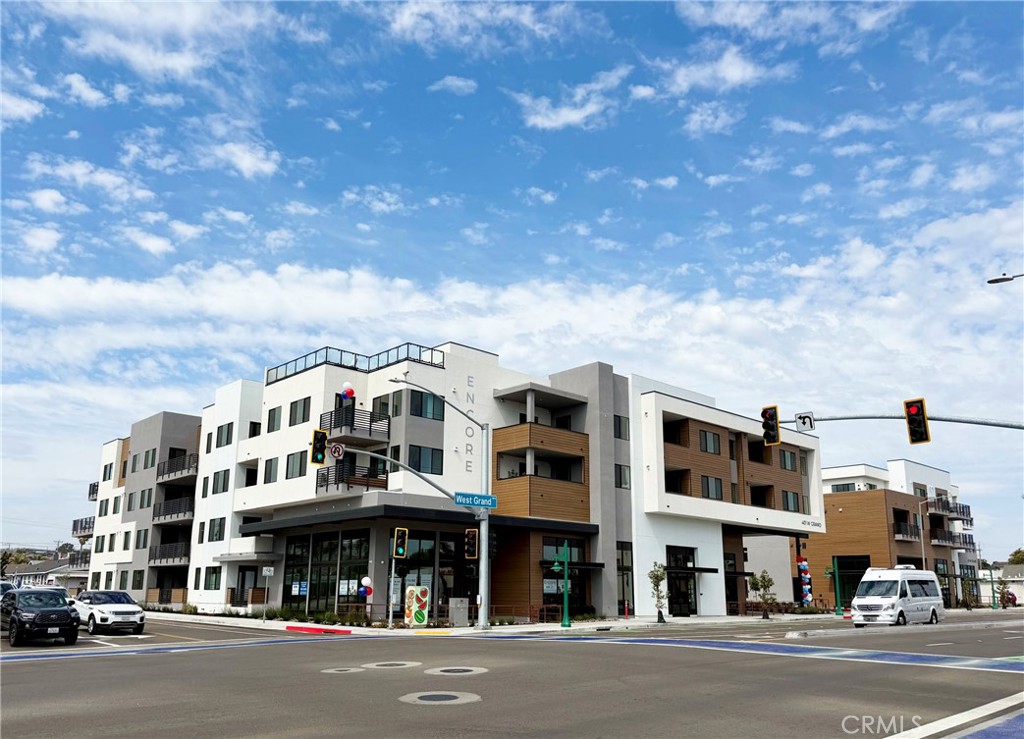 401 W Grand Avenue 2-2 — photo