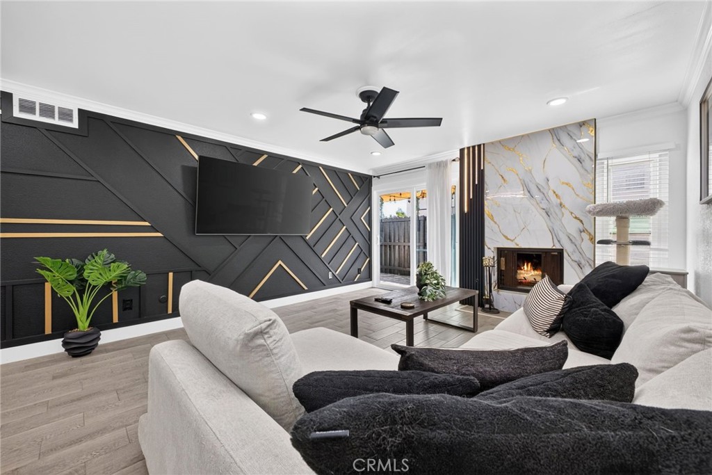 1725 Melrose 28 — photo