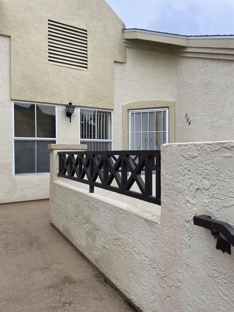 2011 Lakeridge Circle Unit 304 — photo