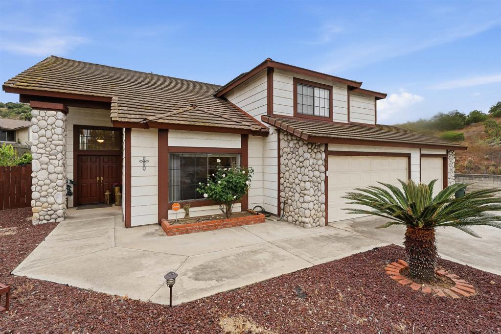 425 Avenida Abajo — photo