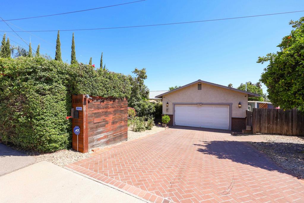 11071 El Nopal — photo