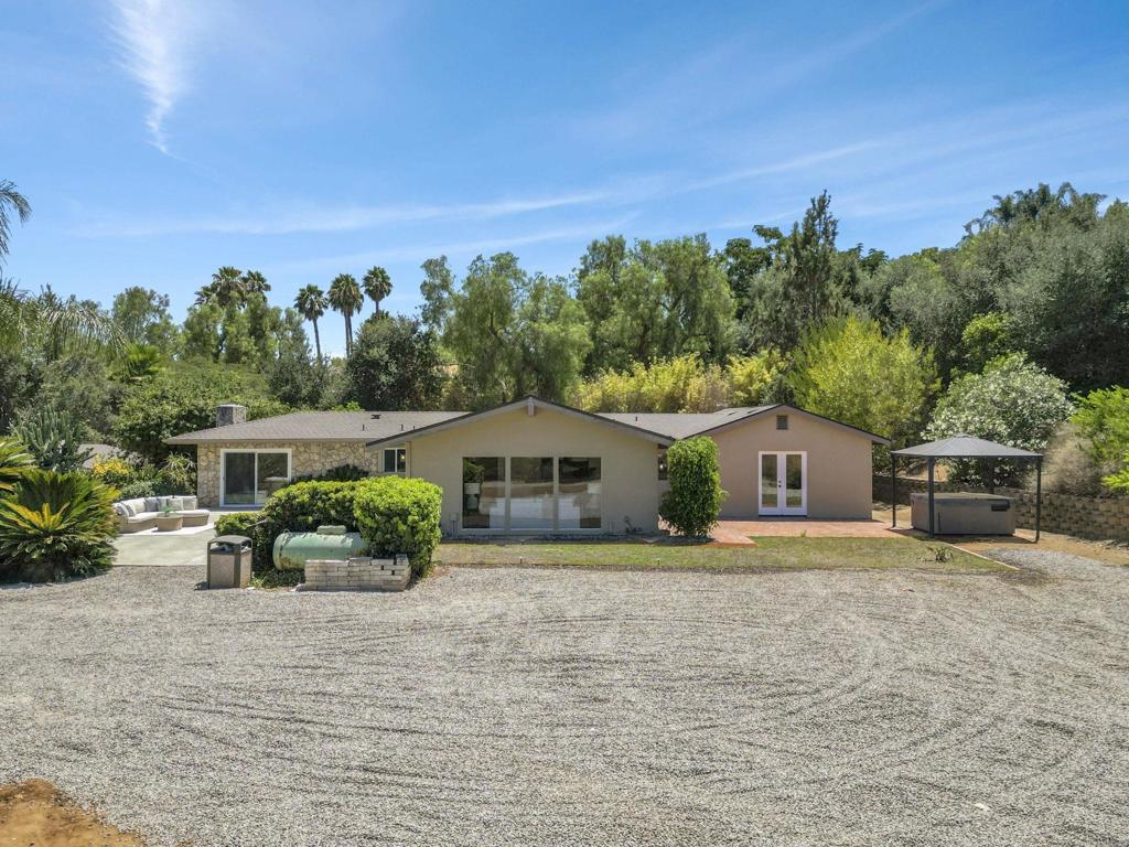 3131 Summit Drive — photo