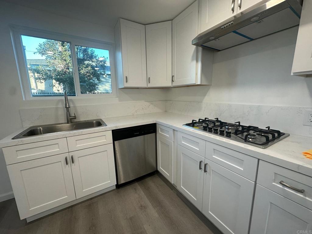 742 44 Morrison Street — photo
