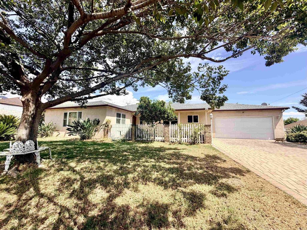 3685 La Hacienda Drive — photo
