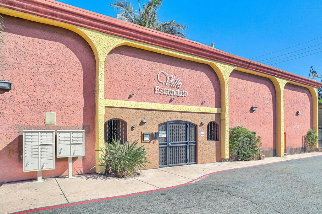 3215 44th Street 11 — photo