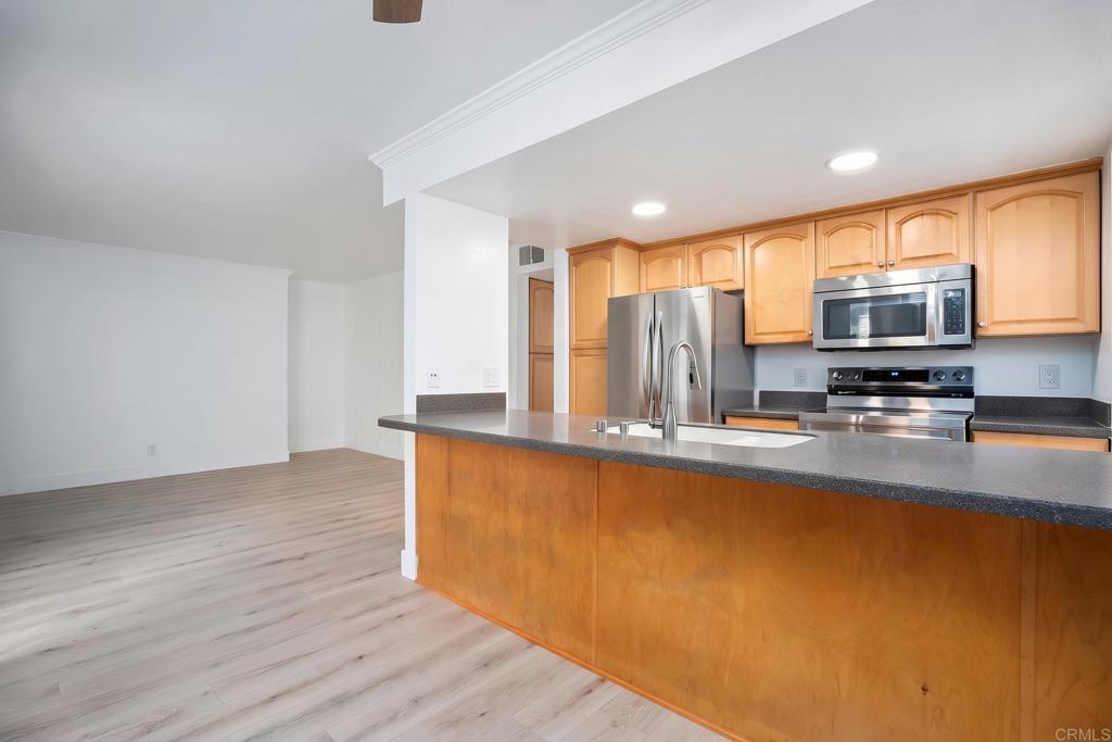 4222 Menlo Avenue 28 — photo