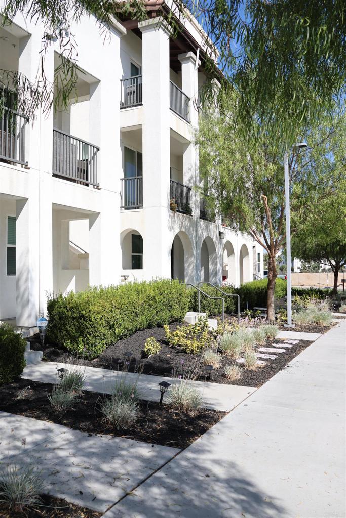 1455 Banahaw Way Unit 1 — photo