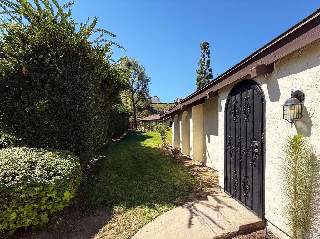 2110 Citrus Tree Lane — photo