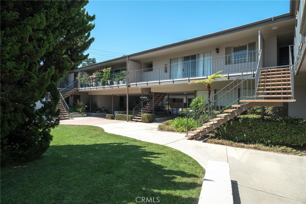 2940 W Carson Street 213 — photo
