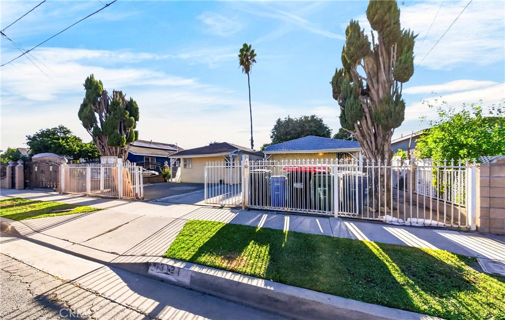 13123 S Penrose — photo