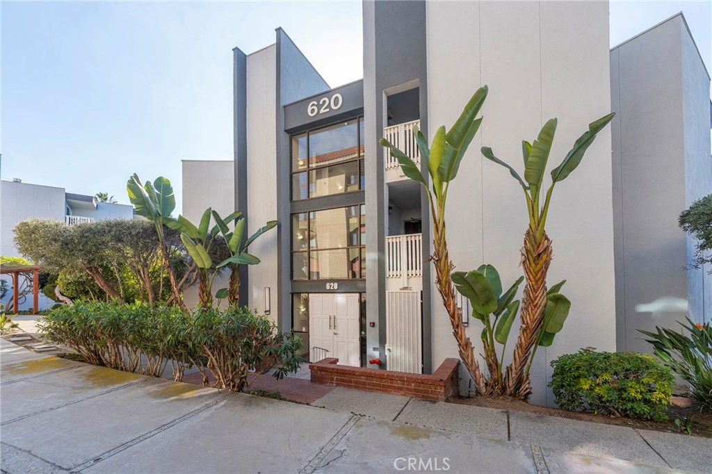 630 The Village 107 — photo
