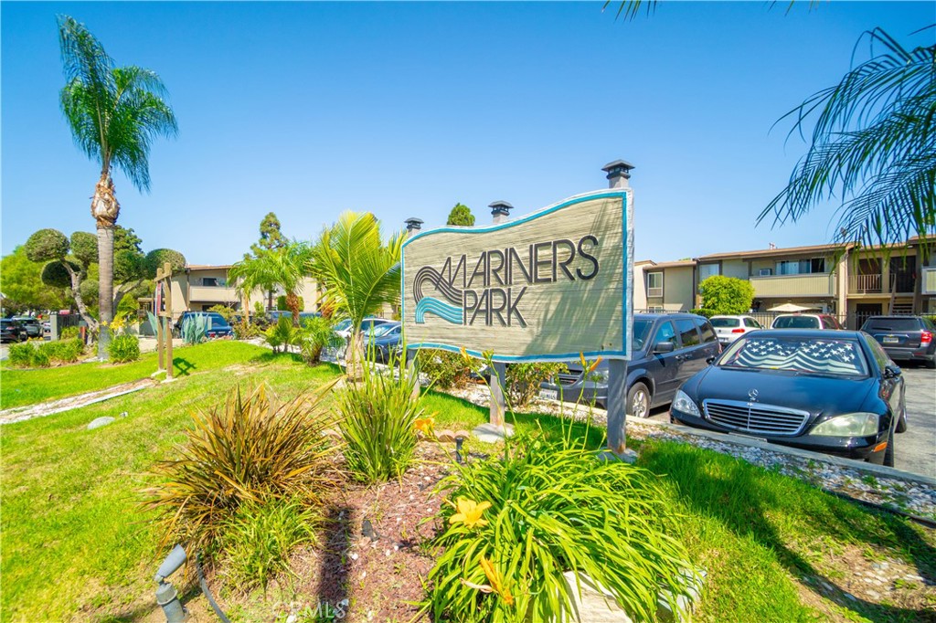 832 Coriander Unit D — photo