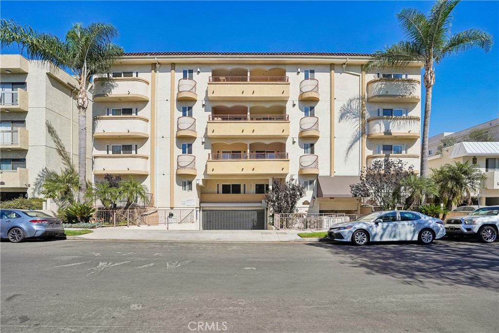 1828 Glendon Avenue Unit Ph1 — photo