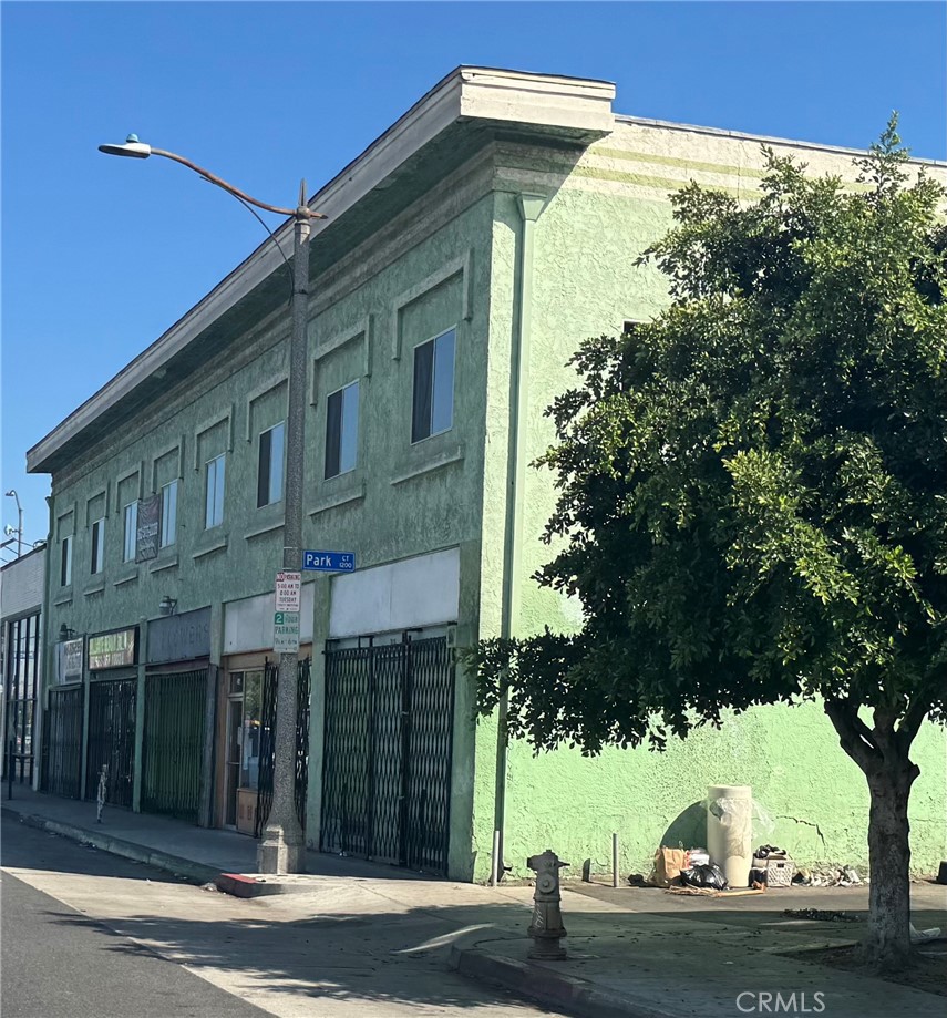208 W Anaheim — photo
