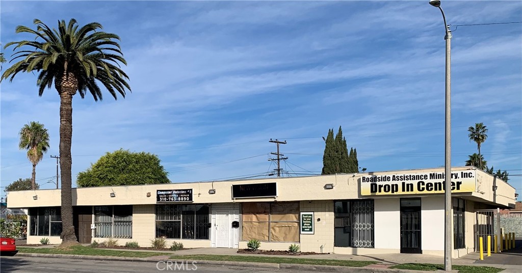 2105 W Compton — photo