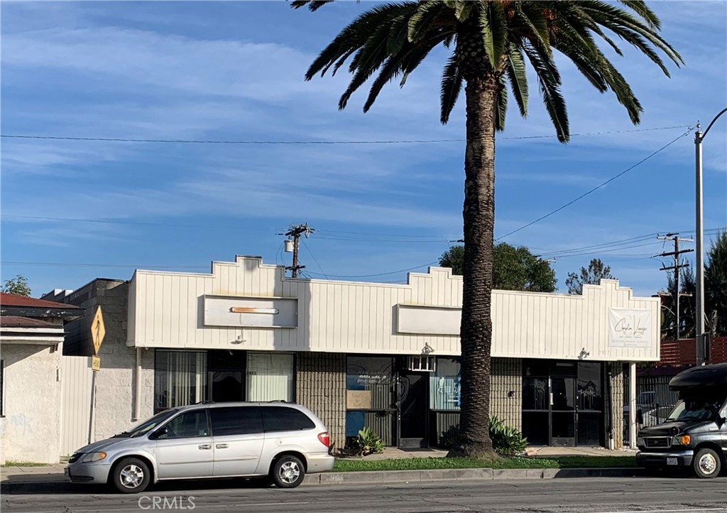 2017 W Compton — photo