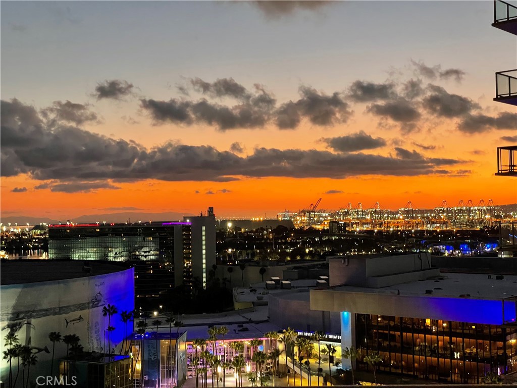 488 E Ocean 1518 — photo