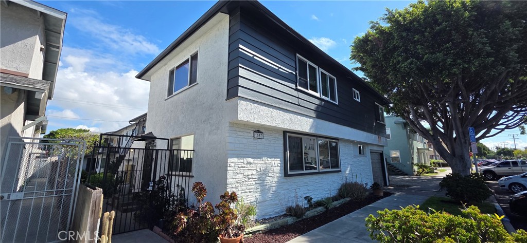 1057 E Appleton — photo