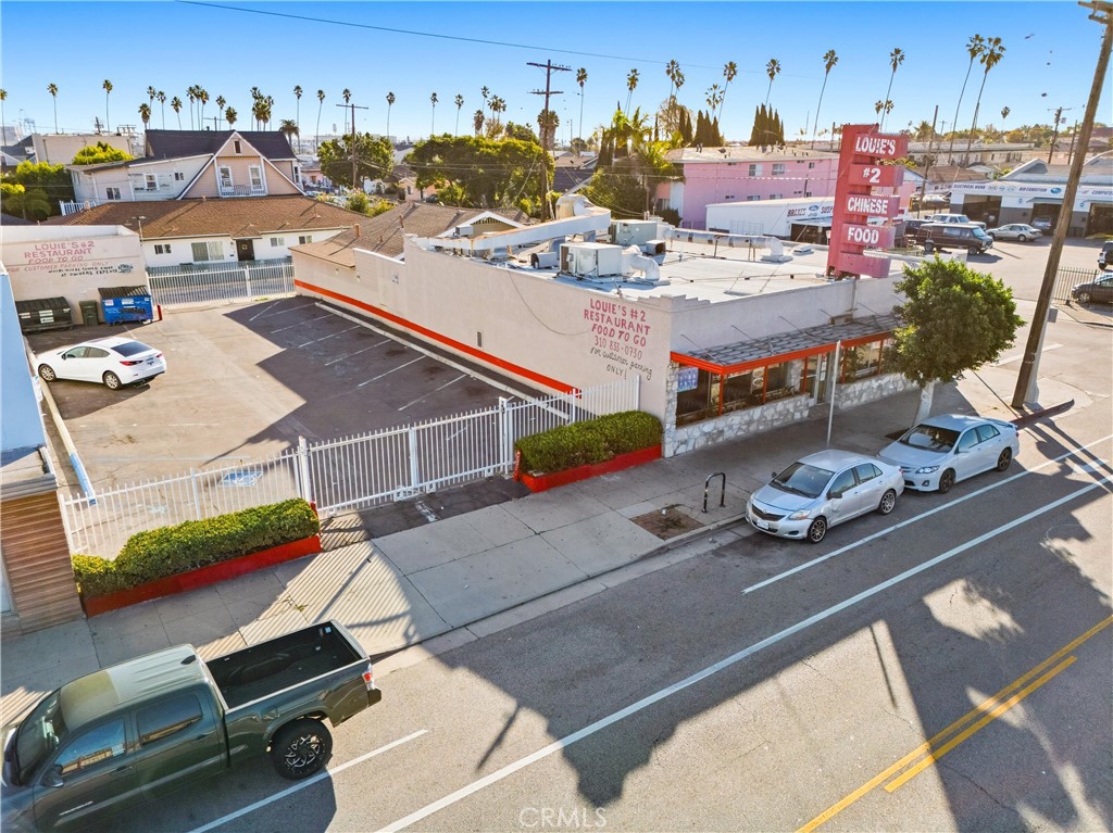 1930 S Pacific — photo