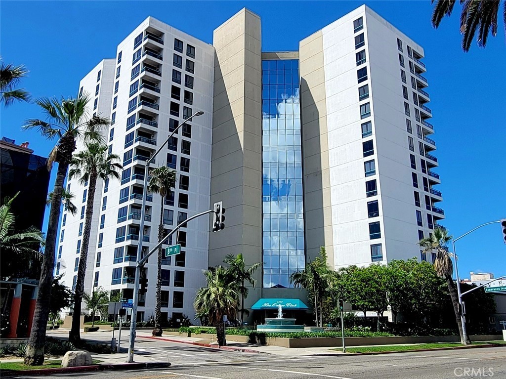 1310 E Ocean 905 — photo