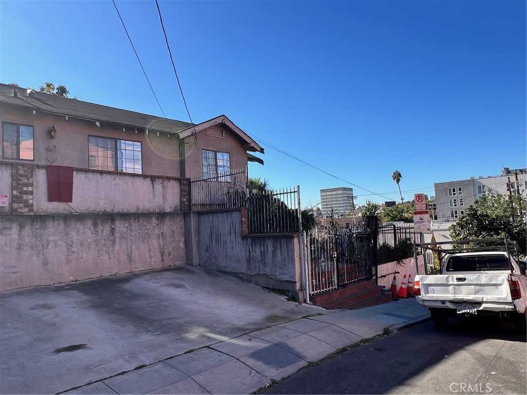 1414 Fairbanks — photo