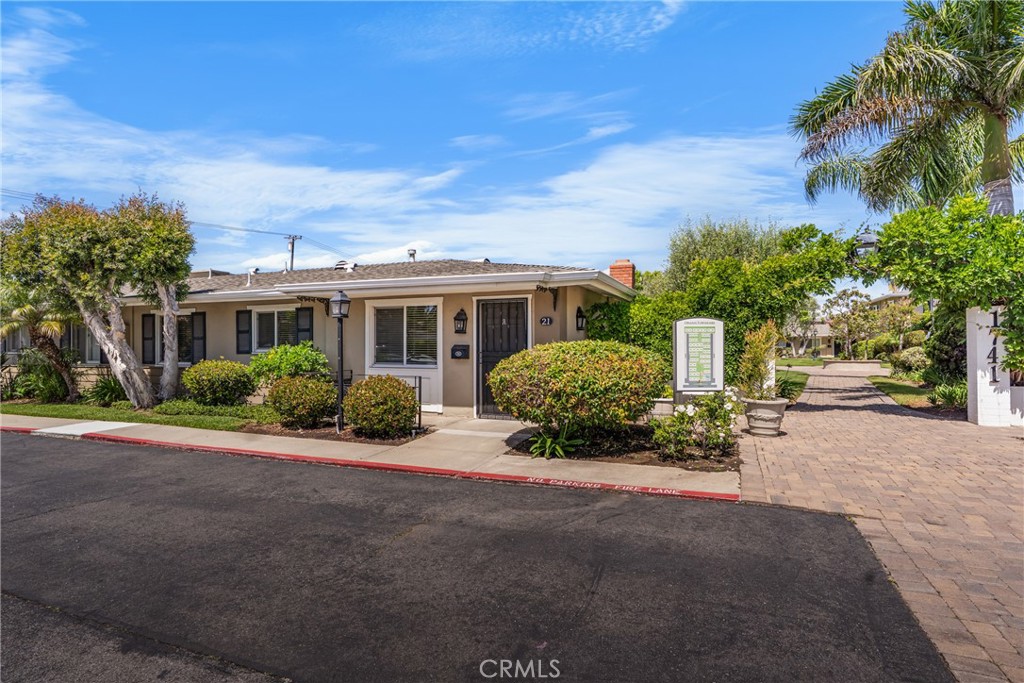 1741 21a Tustin — photo