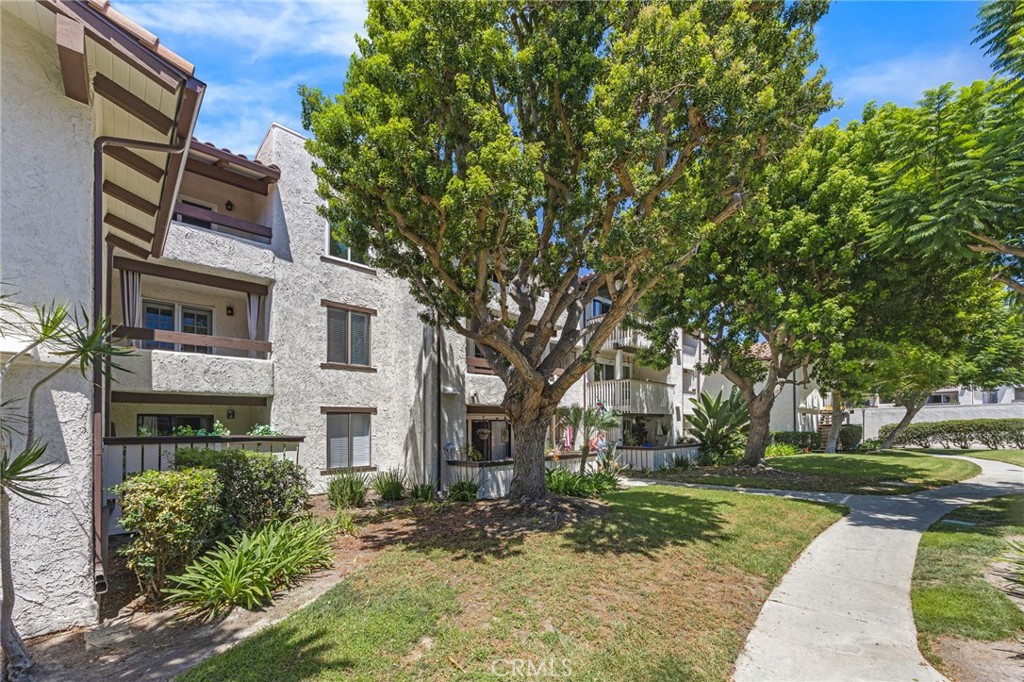 21372 Brookhurst 234 — photo