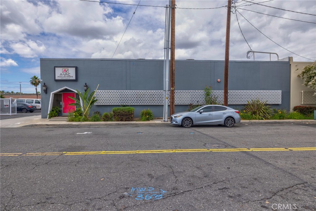 1845 S Lewis — photo