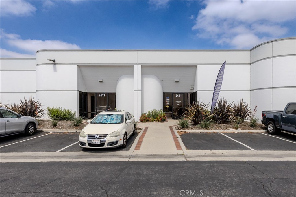 6411 Alondra — photo