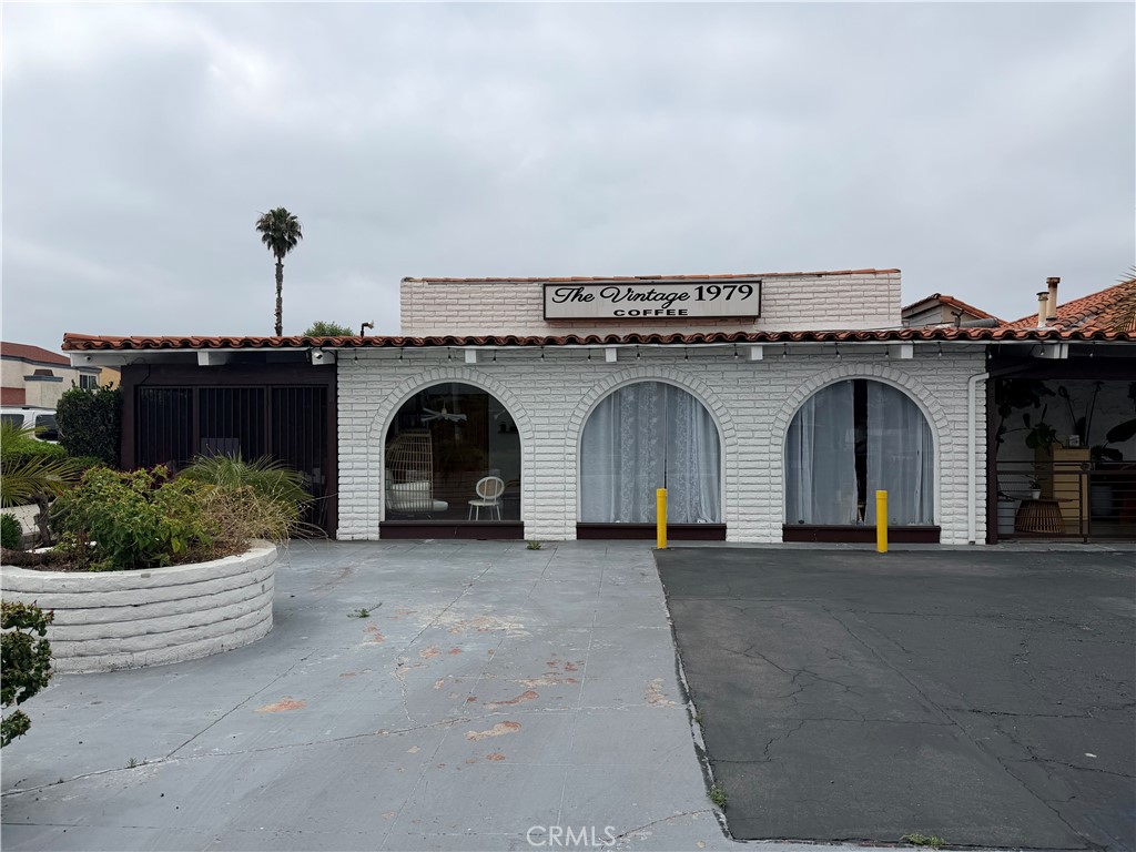 9252 Garden Grove Blvd — photo
